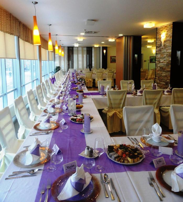 Hotel Bela Krajina Метлика Экстерьер фото