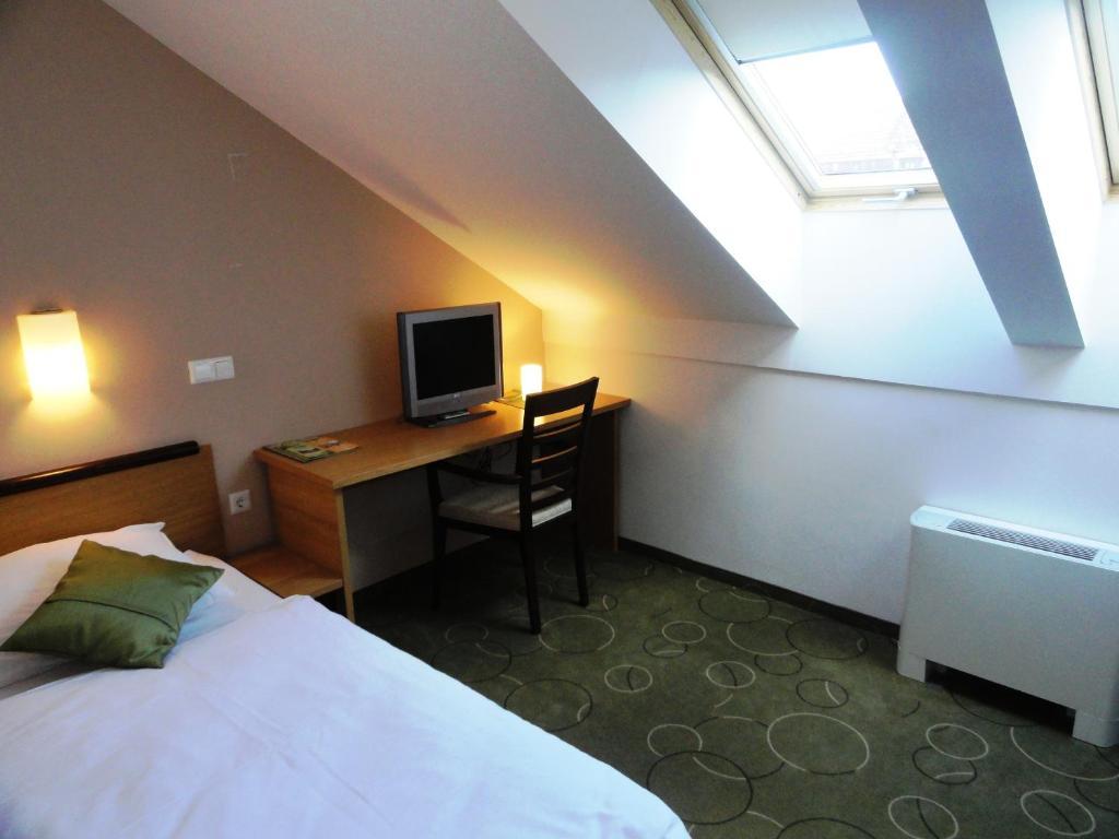 Hotel Bela Krajina Метлика Номер фото
