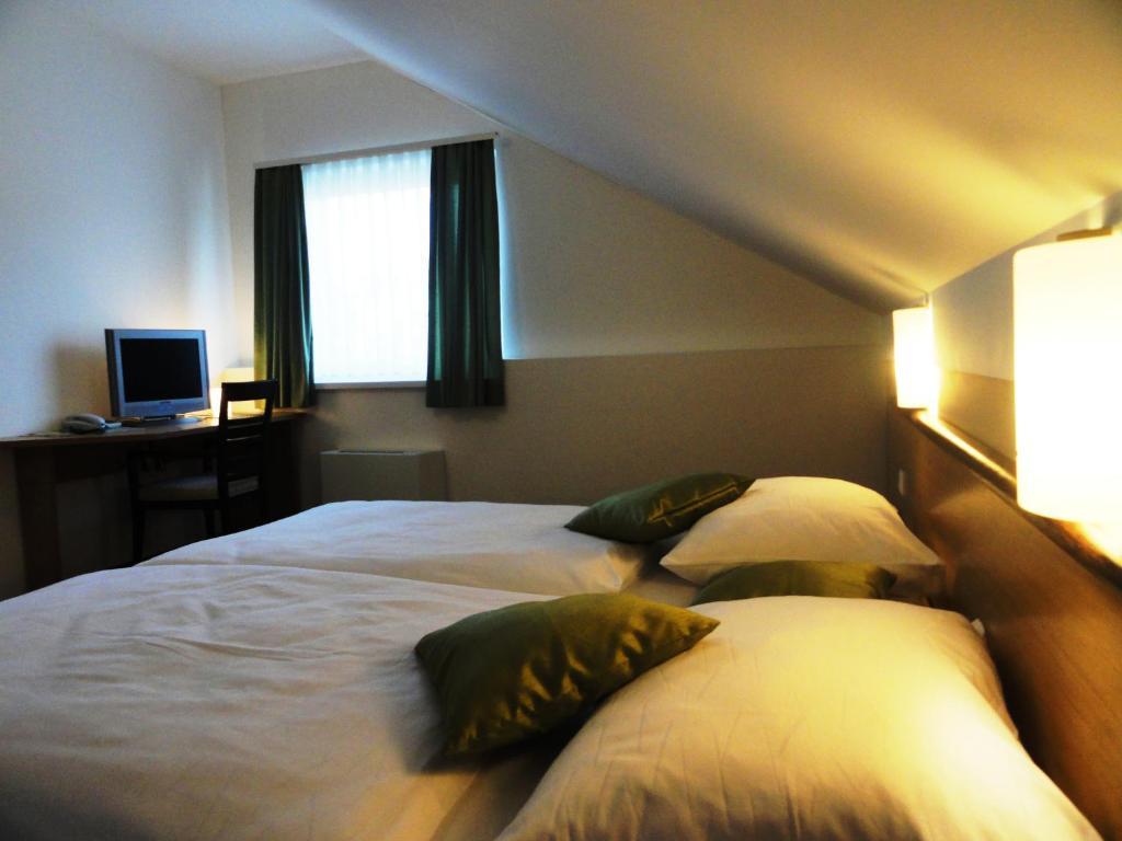 Hotel Bela Krajina Метлика Номер фото