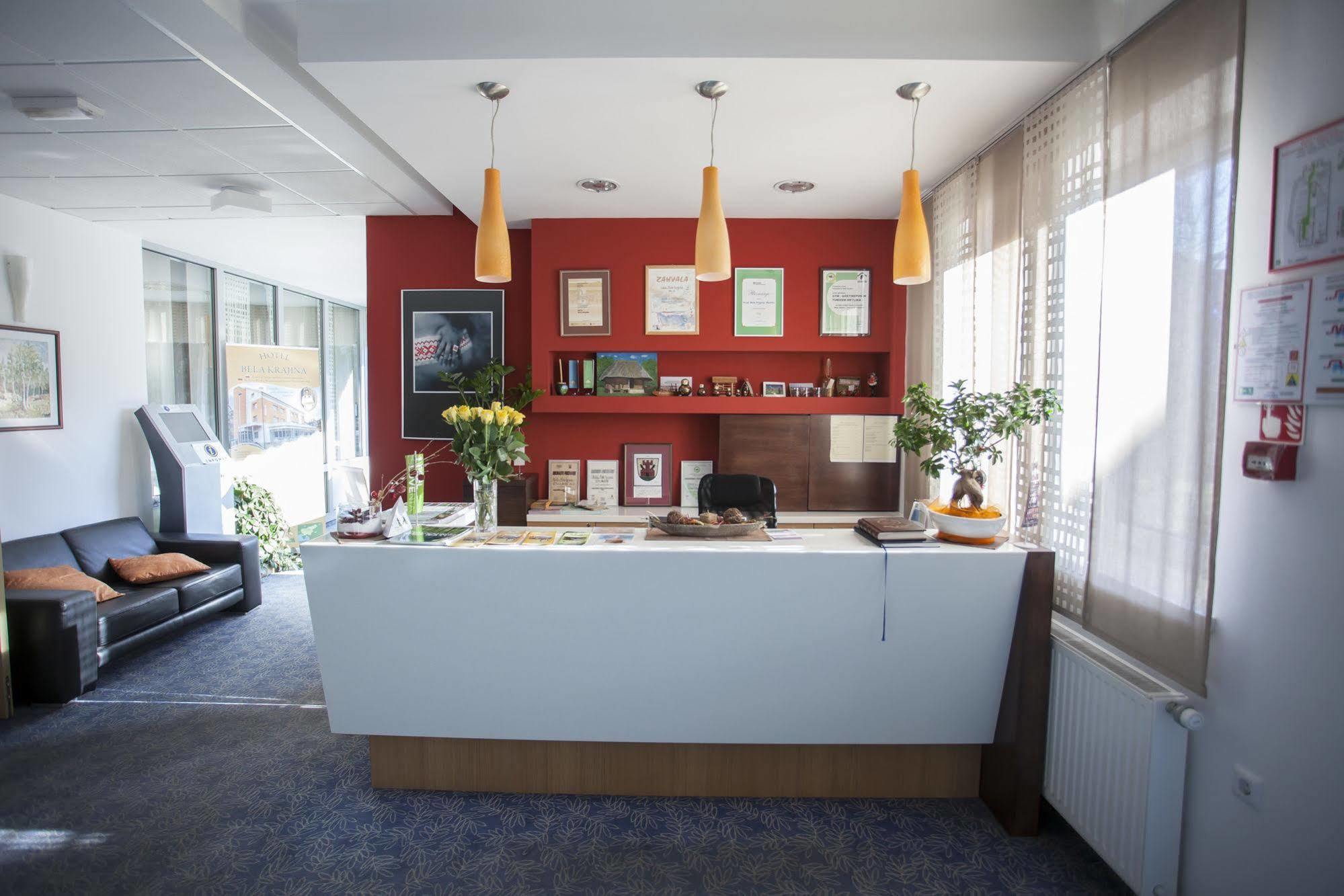 Hotel Bela Krajina Метлика Экстерьер фото